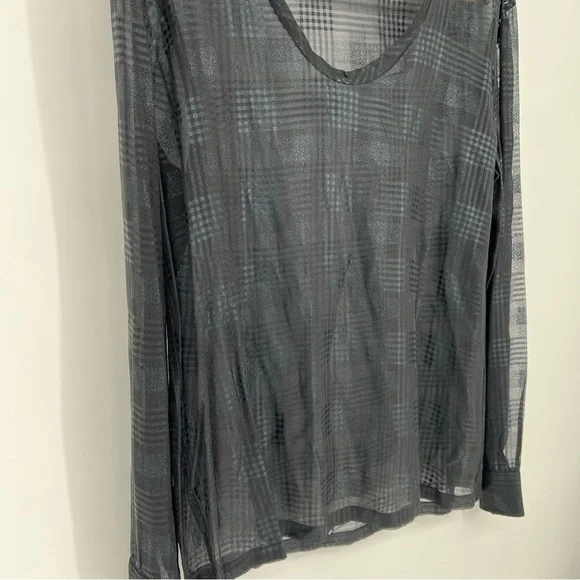 Equipment Sheer Plaid Patterned Black Long Sleeve Top‎ - Picture 4 of 8